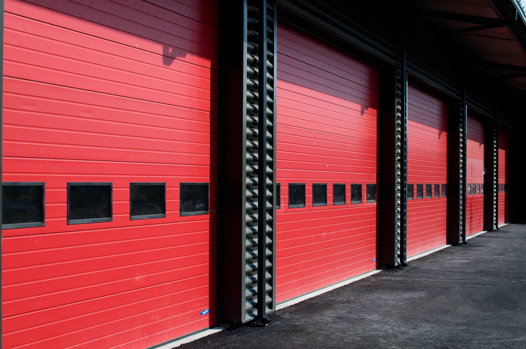 Why Rolling Steel Doors Are the Ideal Choice for Commercial Buildings