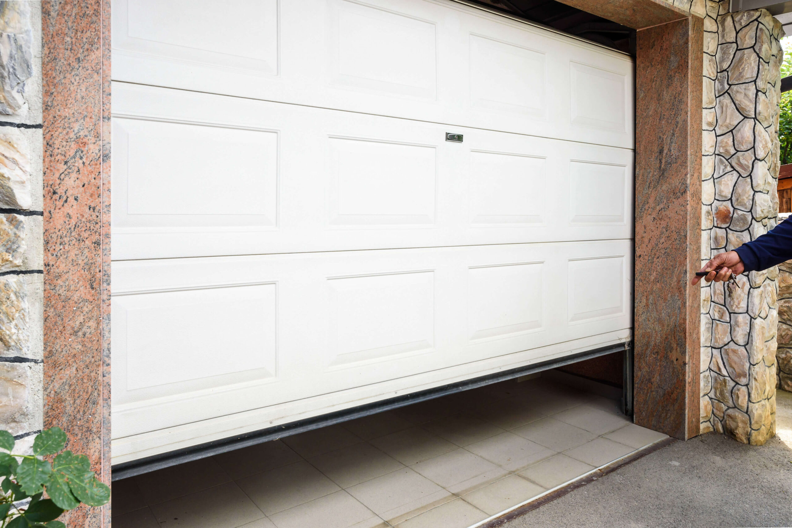 modern contemporary garage doors